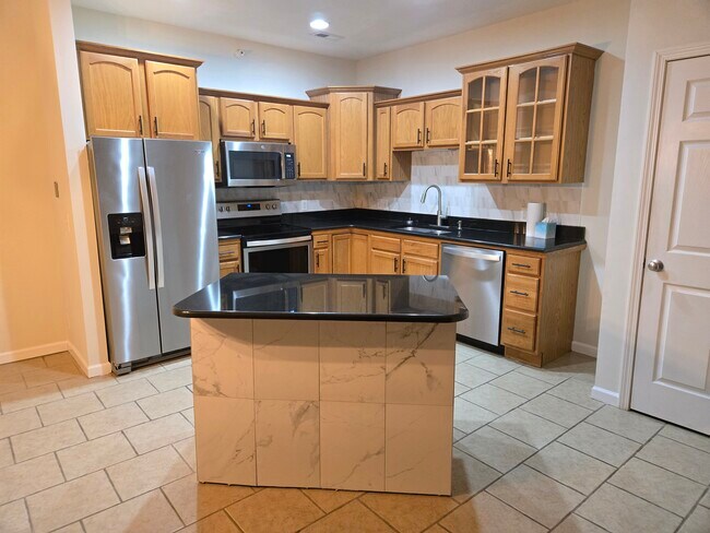 Foto del edificio - 3325 N 148th Ct