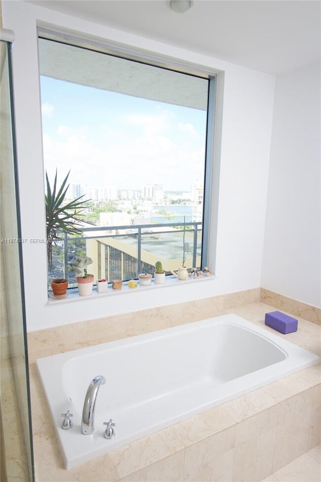 Foto del edificio - 7901 Hispanola Ave