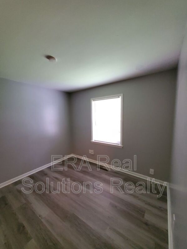 Building Photo - 1722 Burlington Ave