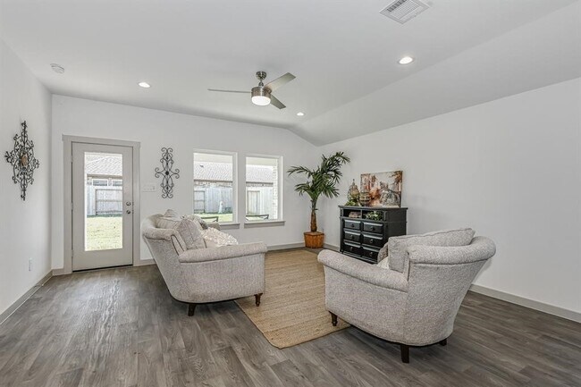 Building Photo - 1522 Truckee River Dr