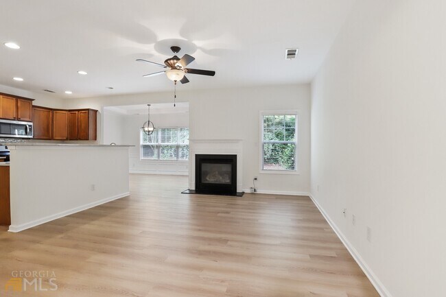 Building Photo - 5110 Hastings Terrace