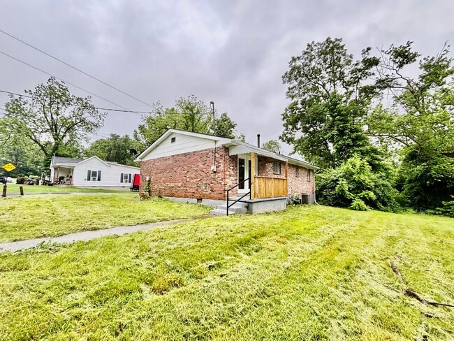 Building Photo - 3 Bedroom Ranch for Rent!