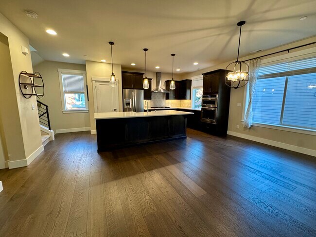 Foto del edificio - 938 223rd St SE