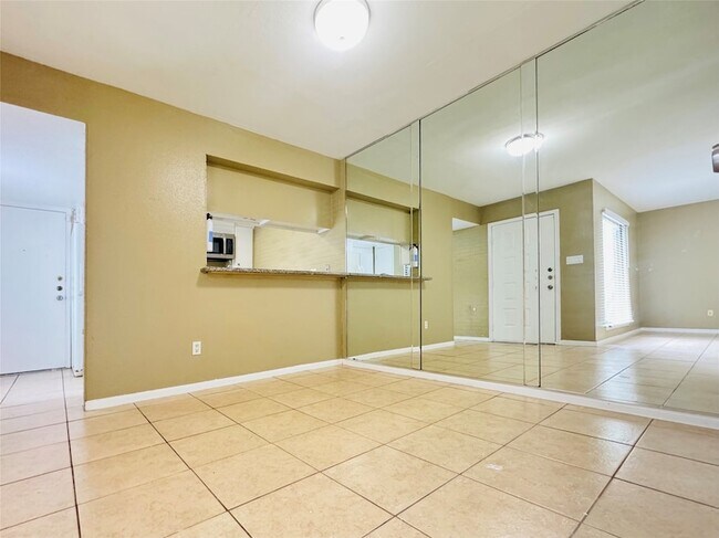Building Photo - 11311 Harwin Drive Unit 25