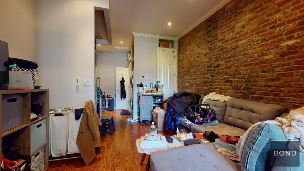 Primary Photo - 234 W 14th St