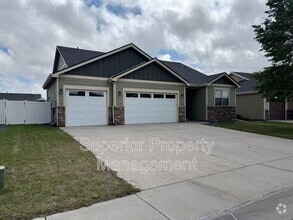 Building Photo - 6515 Laramie St
