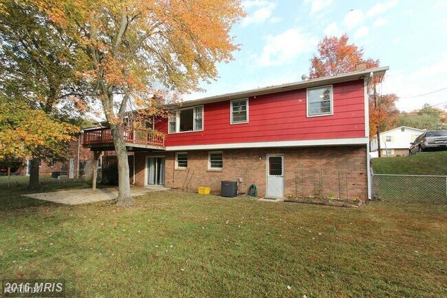 Foto del edificio - 5 br, 3 bath House - 4709 Tamworth Court