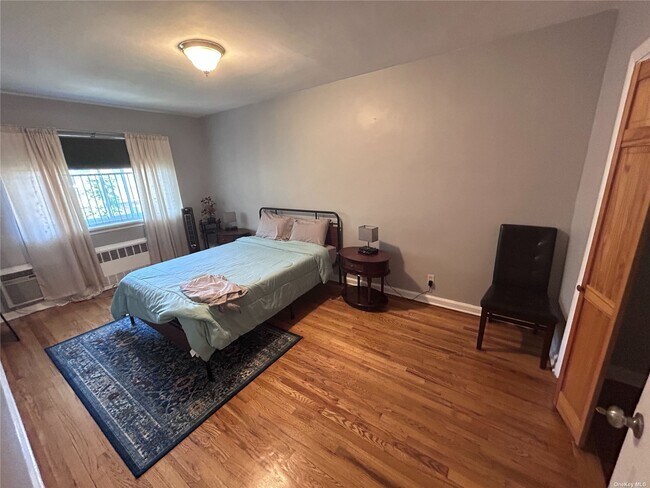 Foto del edificio - 902 E 56th St