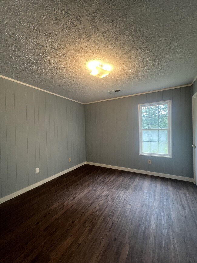 Foto del edificio - 656 Windrow Rd