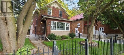 Building Photo - 326 Victoria St S