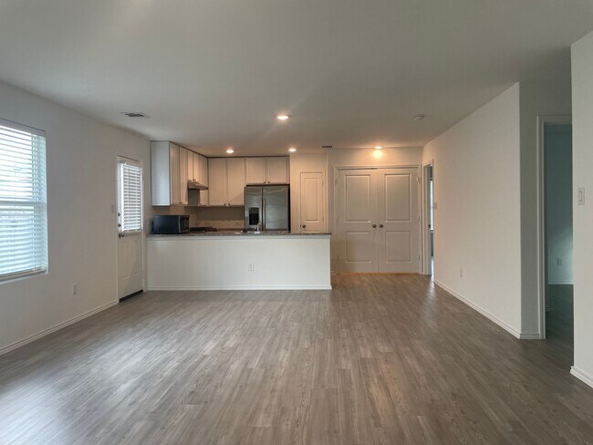 Building Photo - 10311 Devon Wheel St
