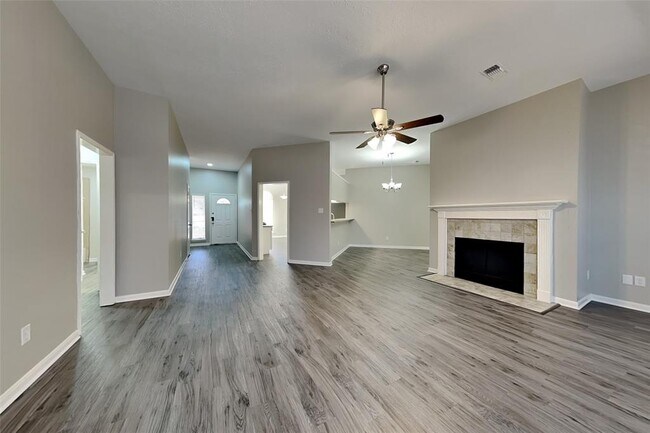 Foto del edificio - 3715 E Pin Oak Dr