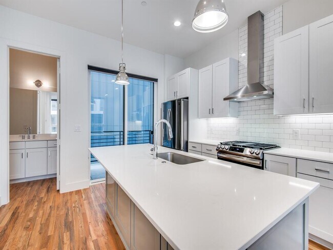 Building Photo - 4426 Cabell Dr