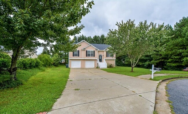 Building Photo - 400 Lynn Katie Ct