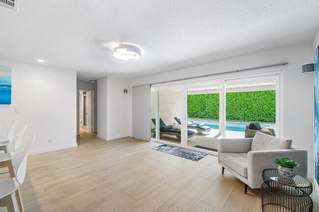 Foto del edificio - 5903 N Ocean Blvd
