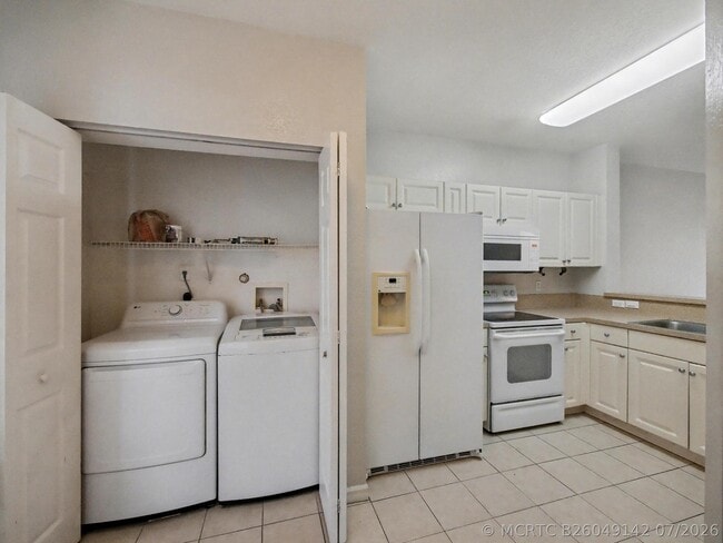 Building Photo - 3425 Sonoma Dr