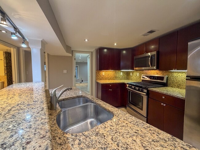Foto del edificio - 1445 Clifton St NW