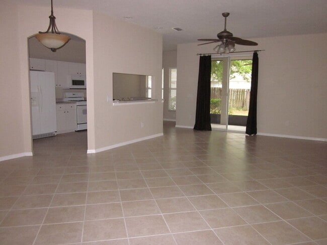 Building Photo - OAK GROVE