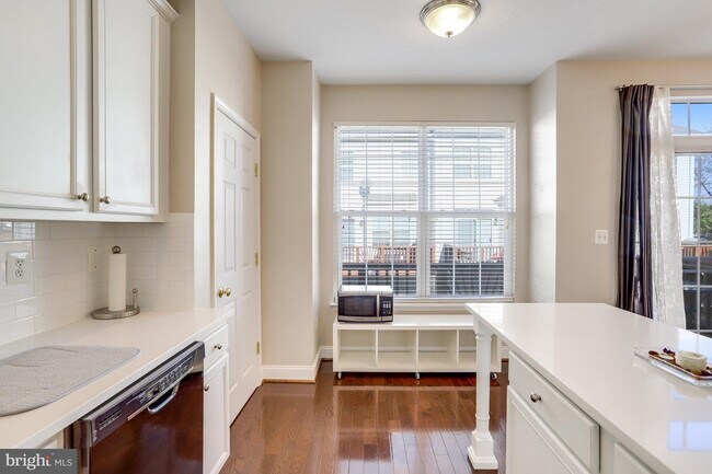 Foto del edificio - 2342 Huntington Station Ct