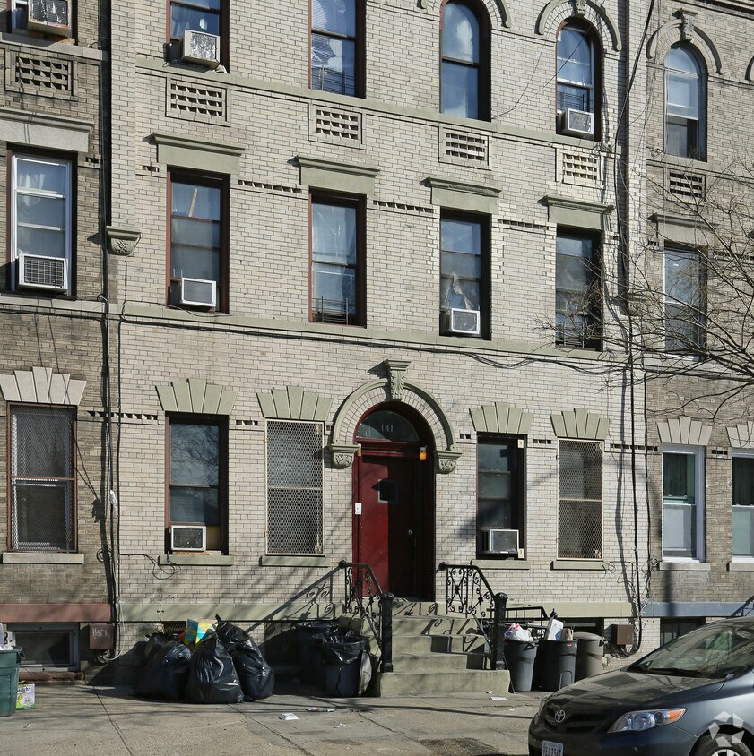 Foto del edificio - 141 Somers St