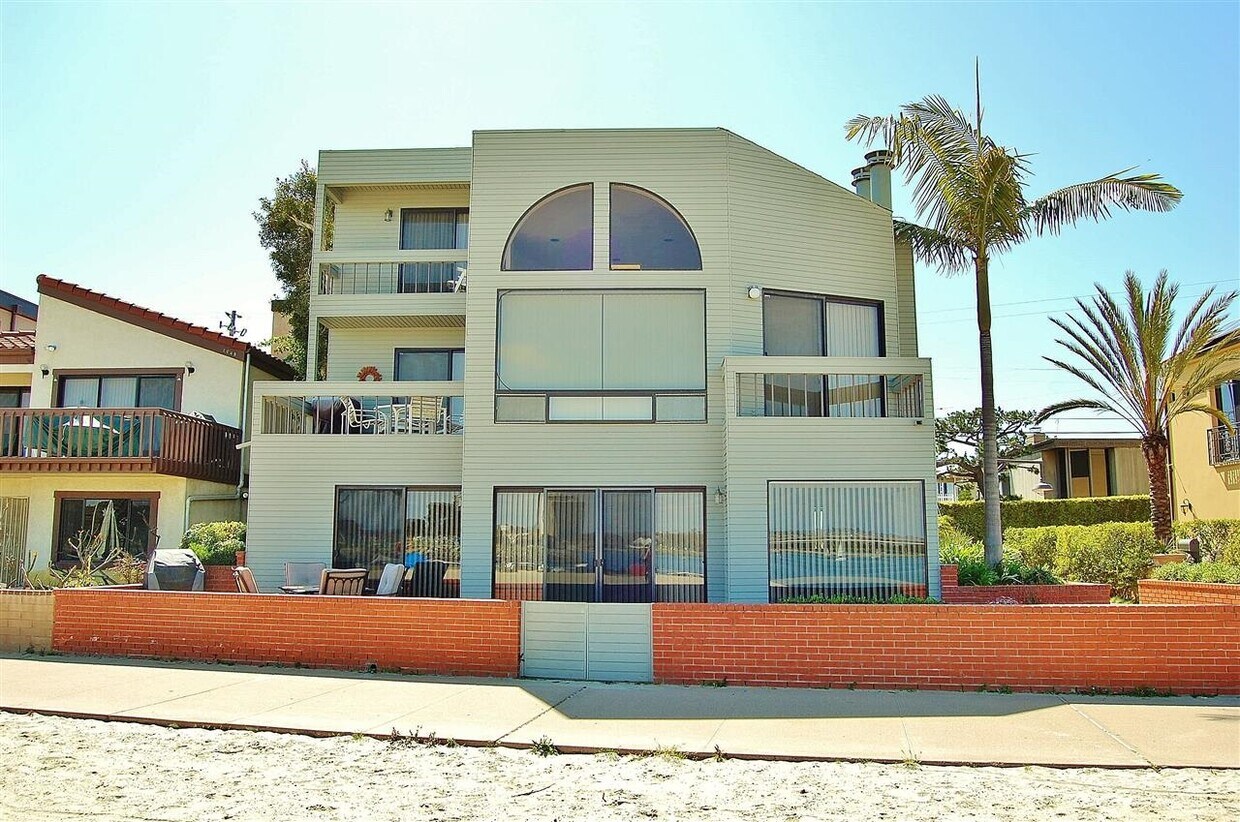 831 Anacapa Ct, San Diego, CA 92109 Condo for Rent in San Diego, CA