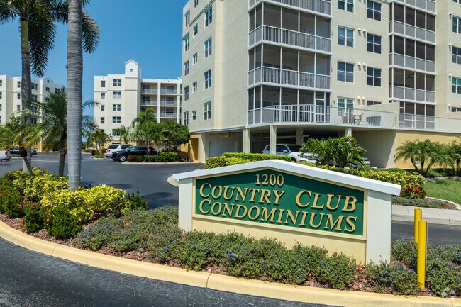 Building Photo - Country Club Condominiums