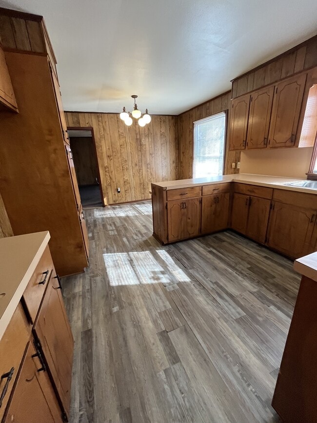 Building Photo - 1607 Glenbourne Ave