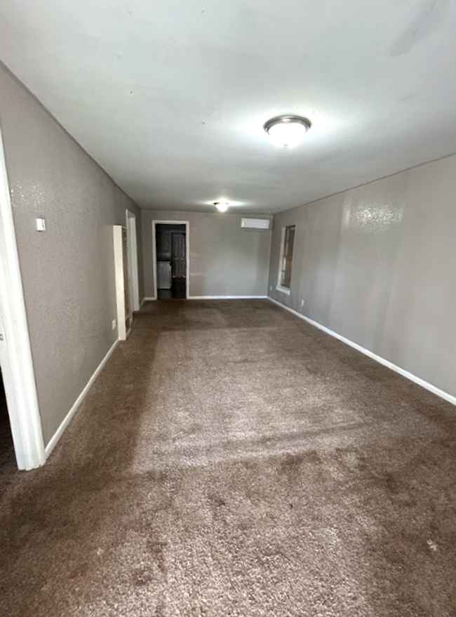 Building Photo - Spacious home in SW OKC!