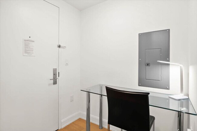 Foto del edificio - 420 E 54th St