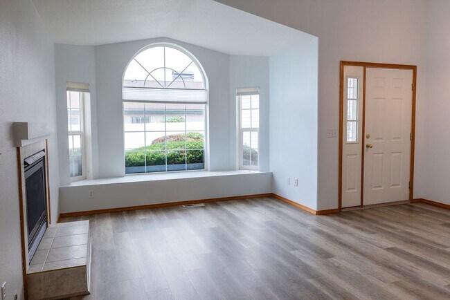 Foto del edificio - Single Story Home w/ HOA Provided Lawn Services