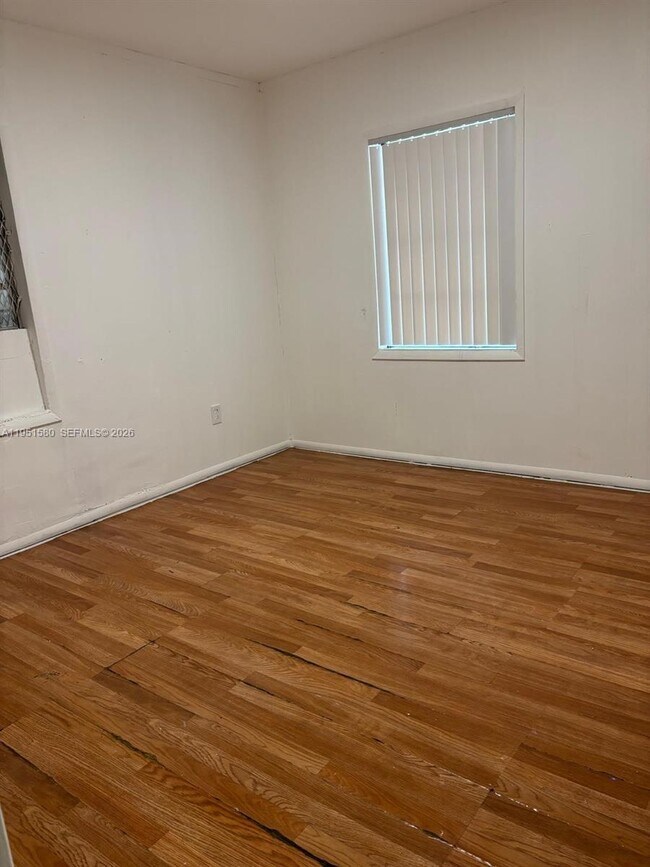 Foto del edificio - 1815 NW 53rd St