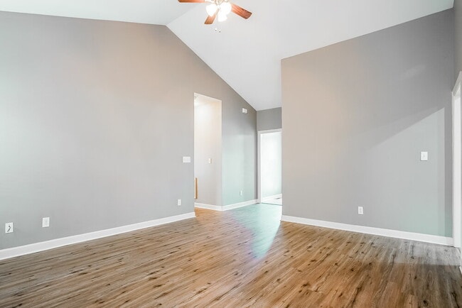 Building Photo - 29 Westcote Ln