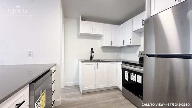 Building Photo - 42 Wenlock Cres