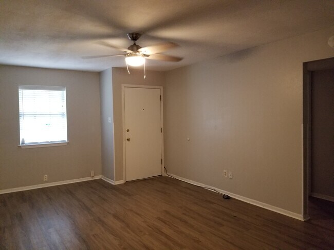 Foto del interior - 101 N Orange St