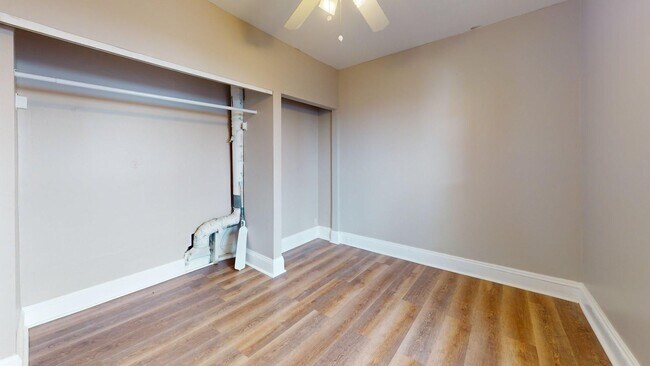 Foto del edificio - 2818 E 119th St