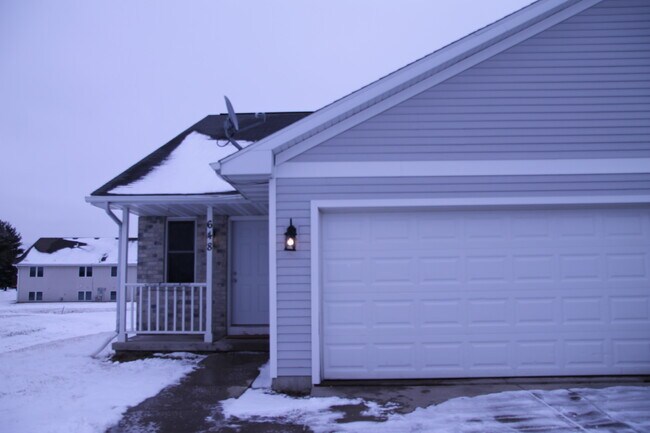 Foto del edificio - 648 S Burr Oak Ave