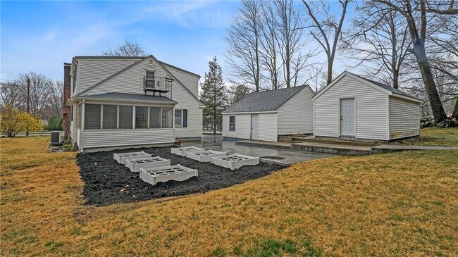 Building Photo - 191 Fruit Hill Ave