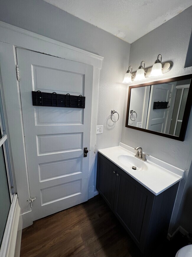 Foto del edificio - 820 10th Ave N