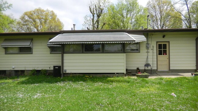 Building Photo - 9319 Clarion Dr
