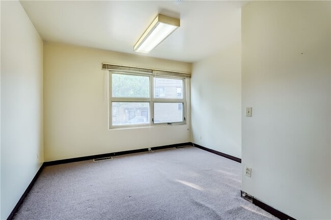 Building Photo - 2233 Clifford Ave