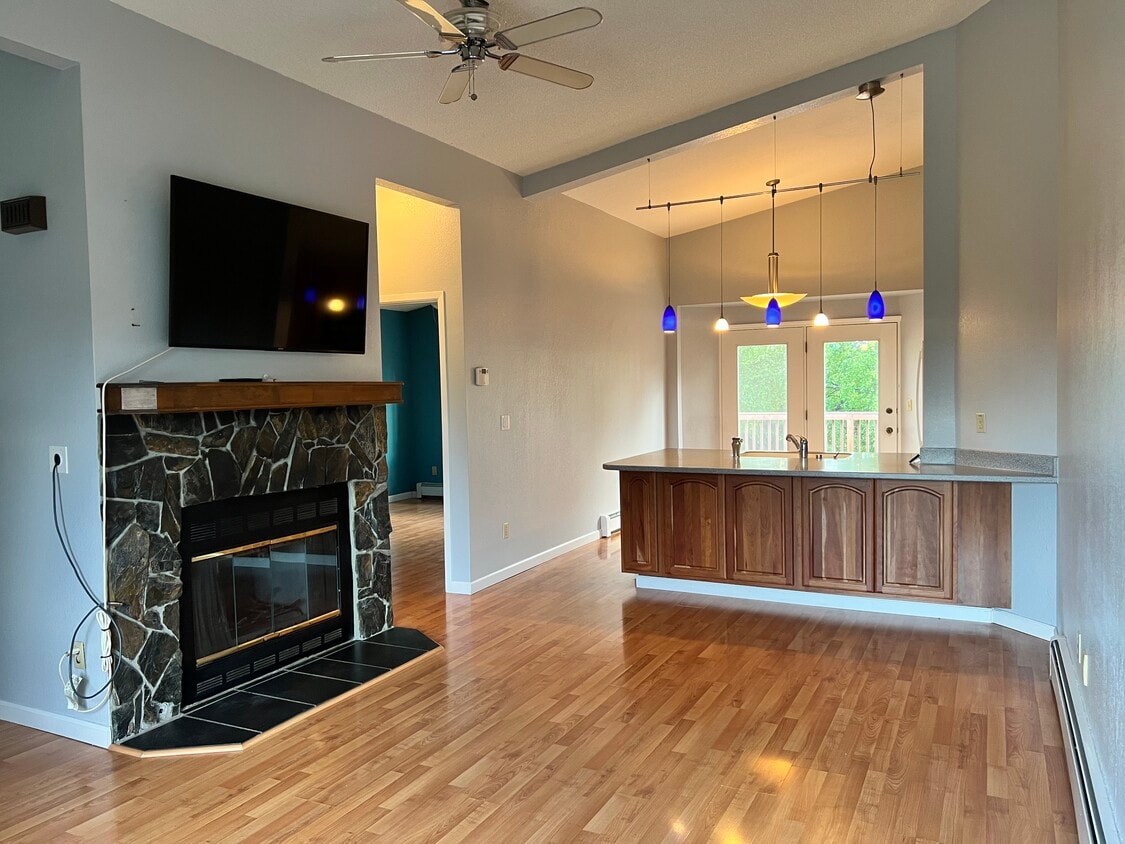 Primary Photo - 3924 Cosmos Dr