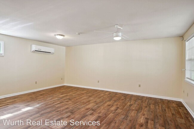 Foto del edificio - 1 br, 1 bath House - 4953 Venus St Unit B