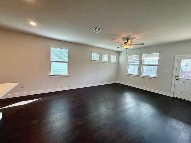 Building Photo - 15705 Oglethorpe Dr