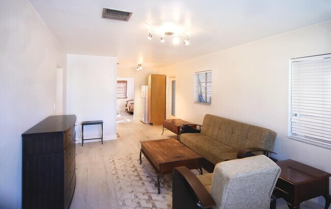 Foto del edificio - 250 Pilgrim Rd