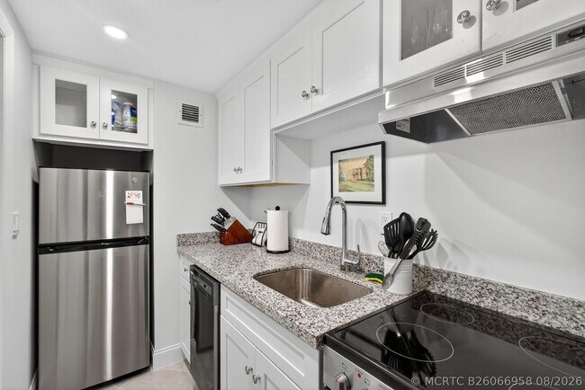 Building Photo - 2600 N Flagler Dr