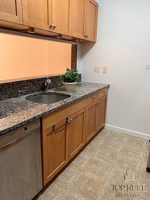 Foto principal - 1467 Royce St
