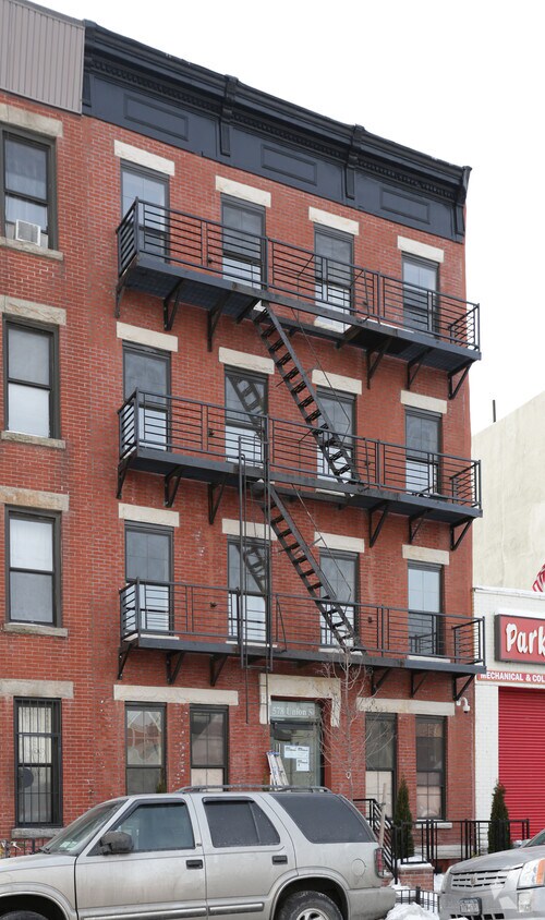 Primary Photo - 578 Union St