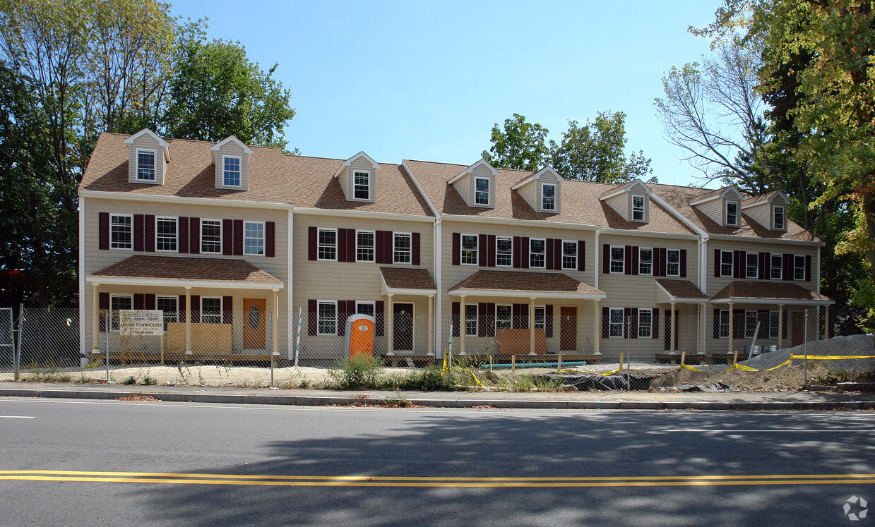 Building Photo - 20 Pond St