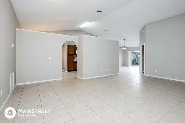 Building Photo - 12632 Belrose Ave