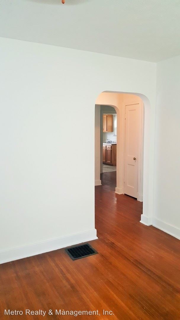 Building Photo - 2 br, 1 bath House - 2711 Wyandotte Ave